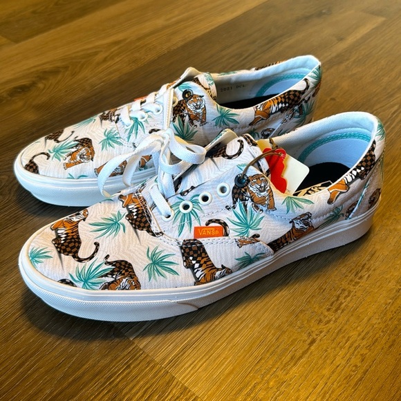 Vans men’s Discovery Channel x ComfyCush Era 'Project Cat' shoes size 10 - Picture 1 of 9